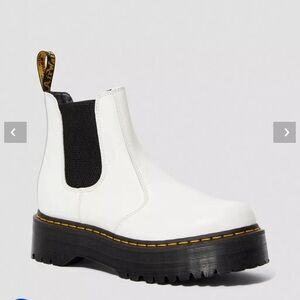 Dr Martens 2976 Smooth Leather Platform Chelsea Boots